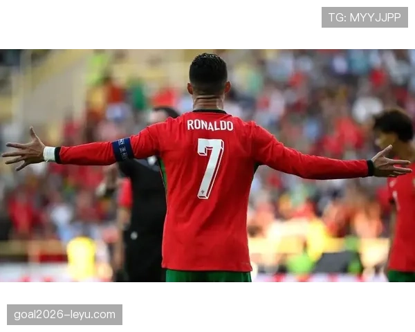 C罗再创纪录：世界足坛官方认证953球 领先地位稳如磐石